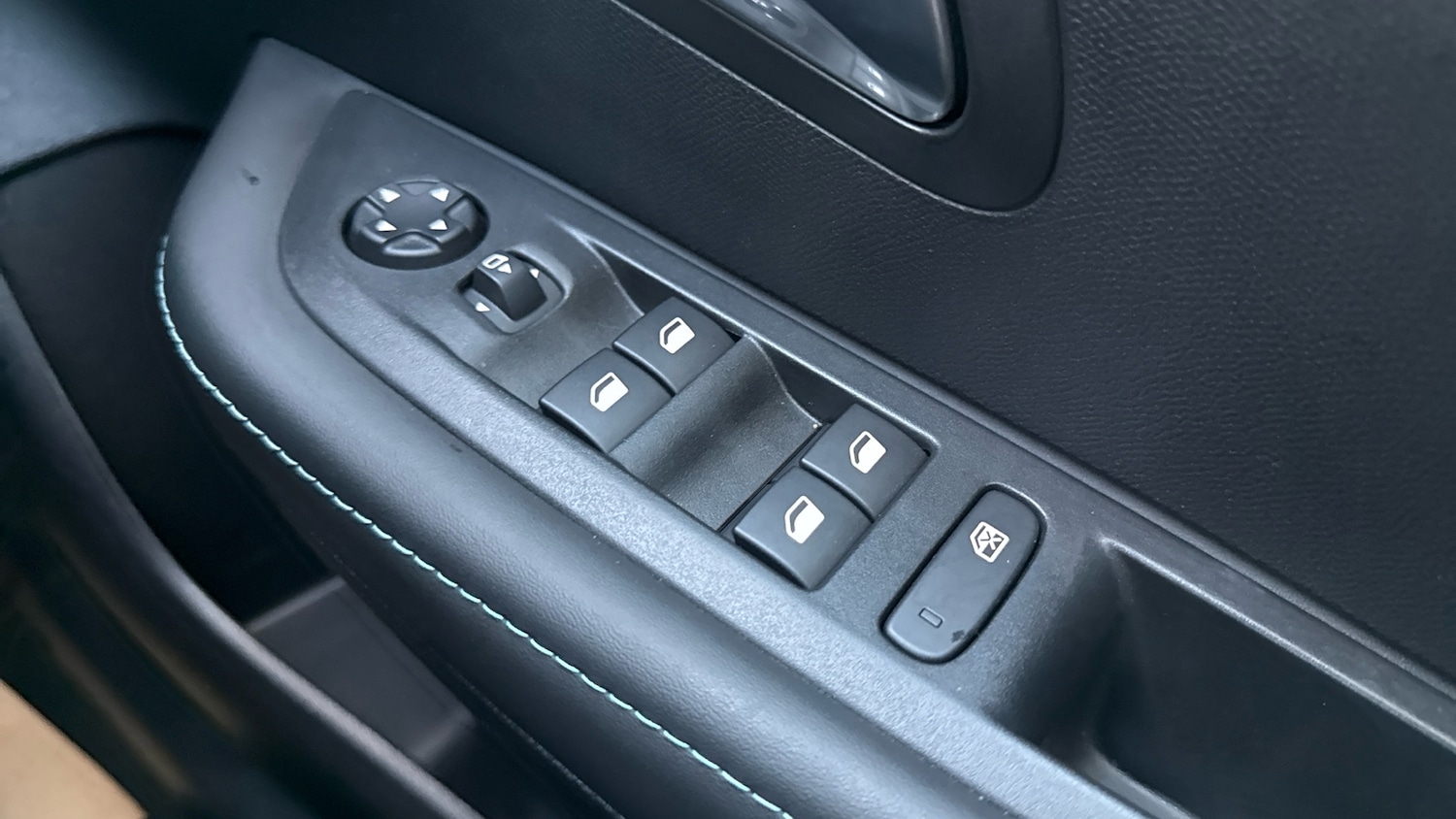 Used Peugeot 208 2023 for sale - 76803280: Photo 22