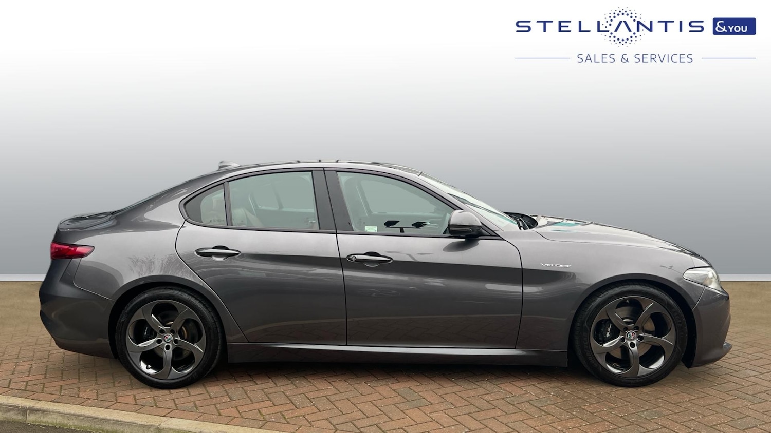 Used Alfa Romeo Giulia 2017 for sale - 77613607: Photo 2