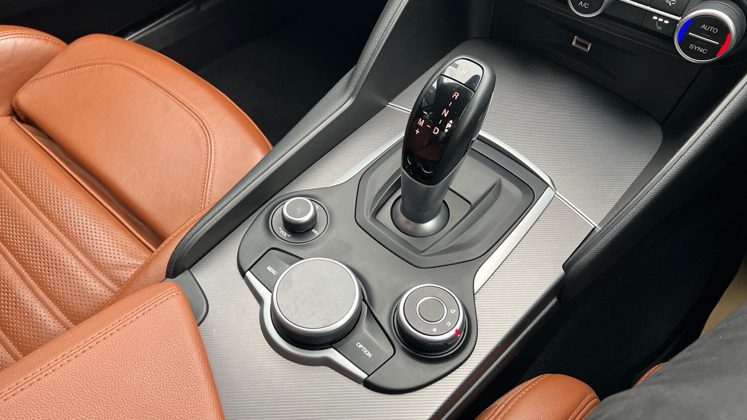 Used Alfa Romeo Giulia 2017 for sale - 77613607: Photo 20