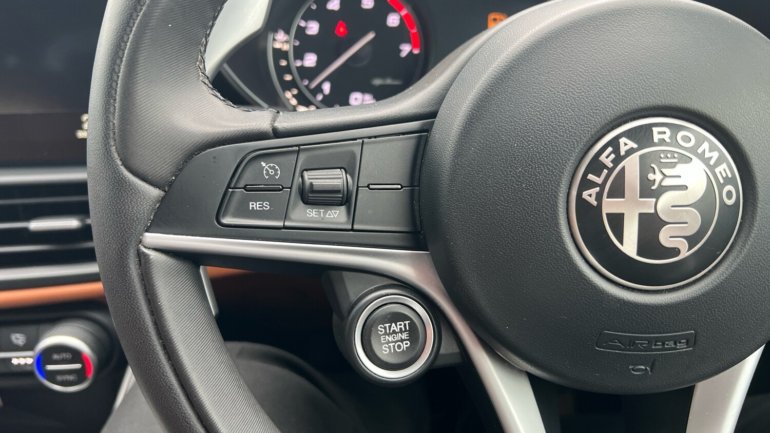 Used Alfa Romeo Giulia 2017 for sale - 77613607: Photo 23