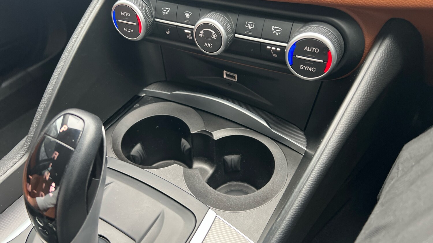 Used Alfa Romeo Giulia 2017 for sale - 77613607: Photo 35