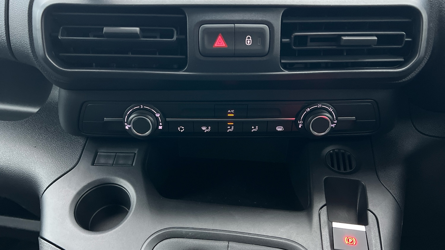 Used Citroen Berlingo 2024 for sale - 76486418: Photo 23