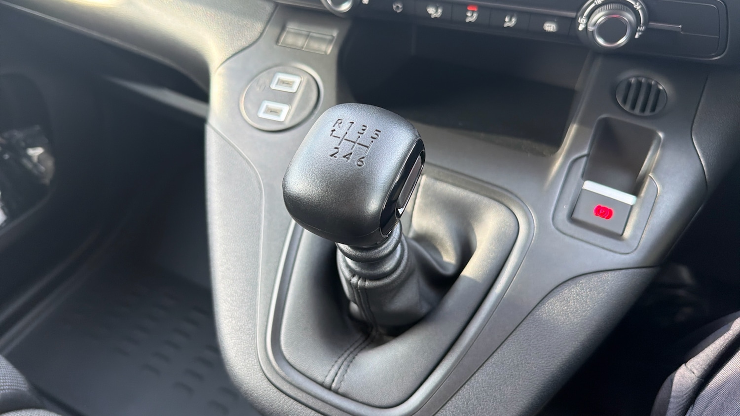 Used Peugeot Partner 2025 for sale - 77893521: Photo 10