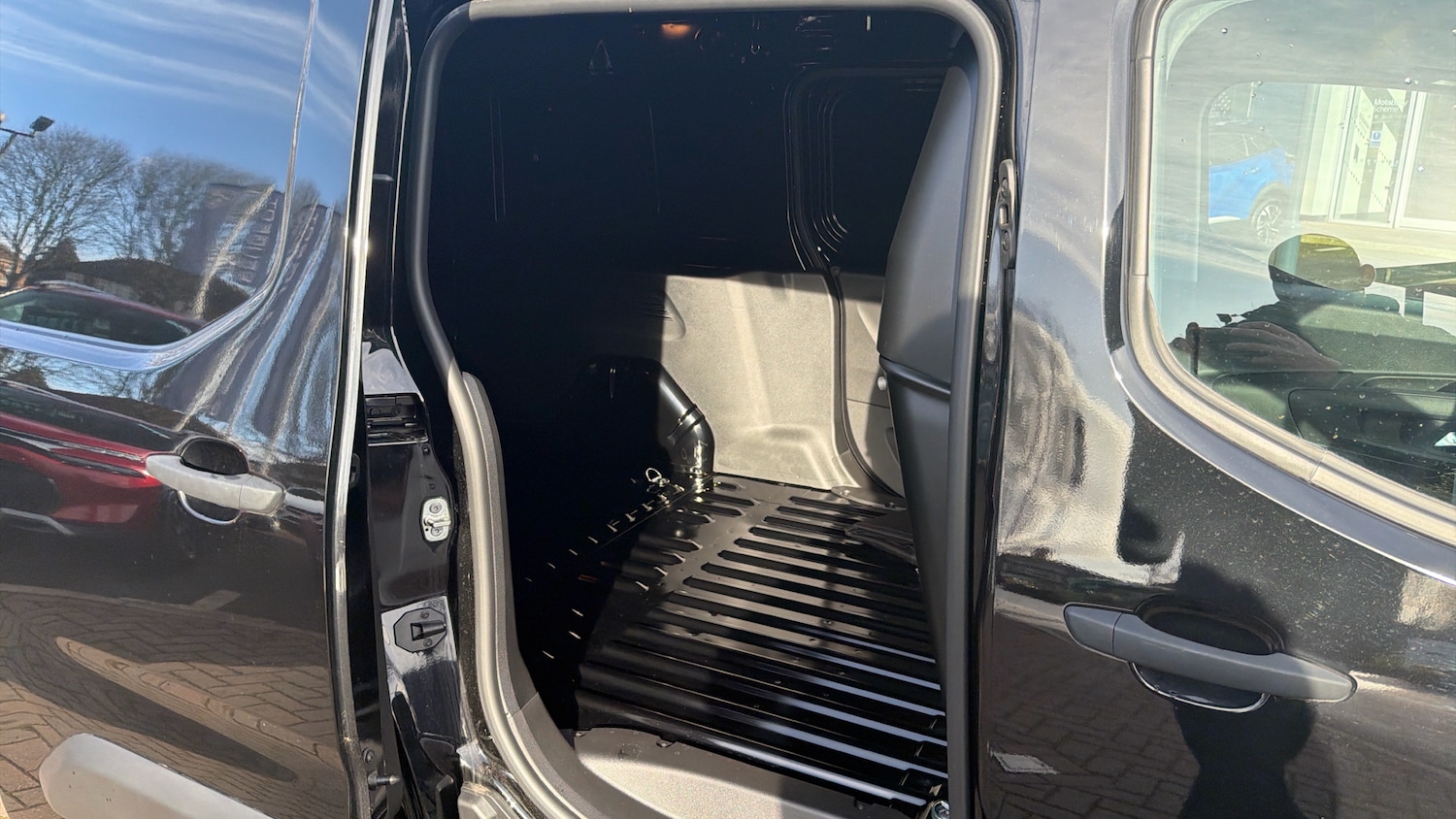 Used Peugeot Partner 2025 for sale - 77893521: Photo 18