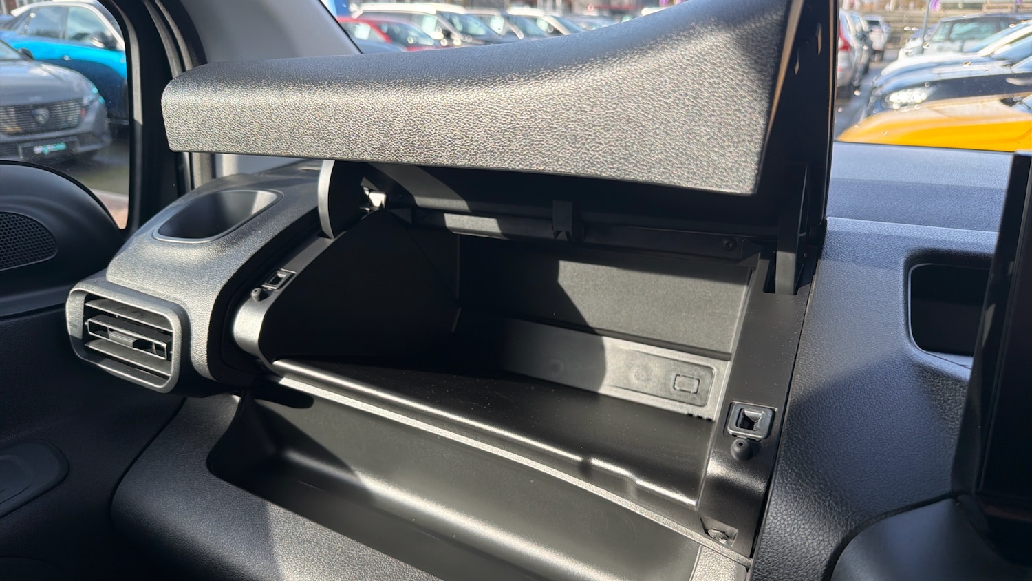 Used Peugeot Partner 2025 for sale - 77893521: Photo 33