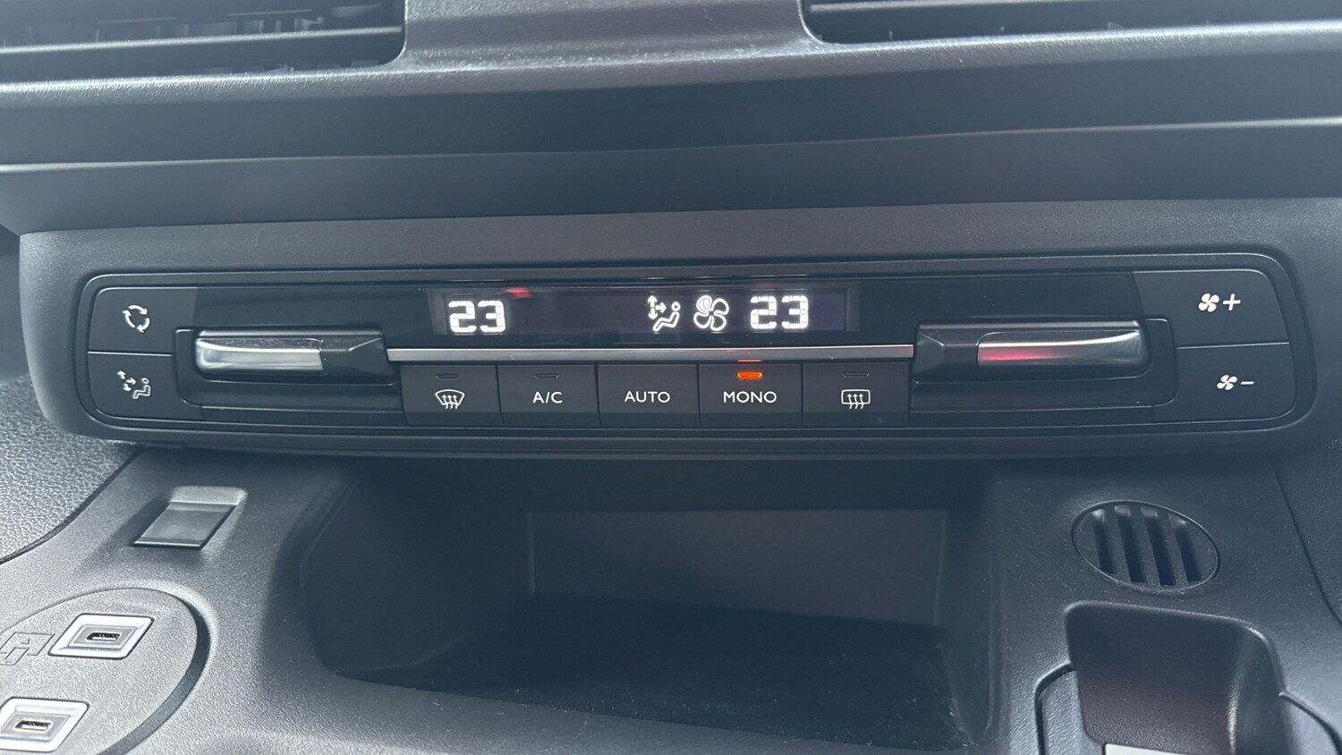 Used Vauxhall Combo Life Electric 2024 for sale - 76850911: Photo 37