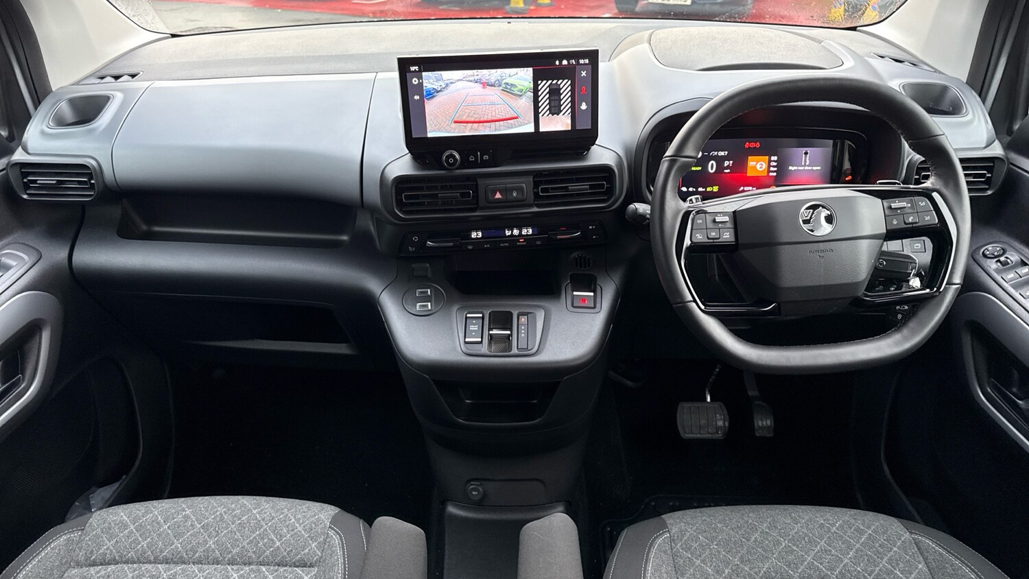 Used Vauxhall Combo Life Electric 2024 for sale - 76850911: Photo 4