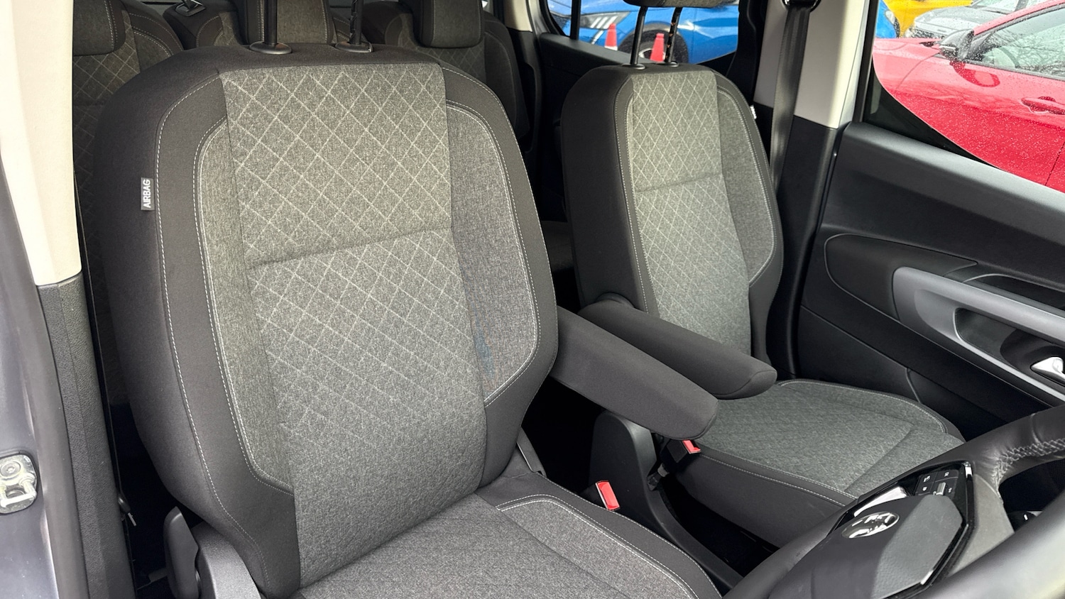 Used Vauxhall Combo Life Electric 2024 for sale - 76850911: Photo 42