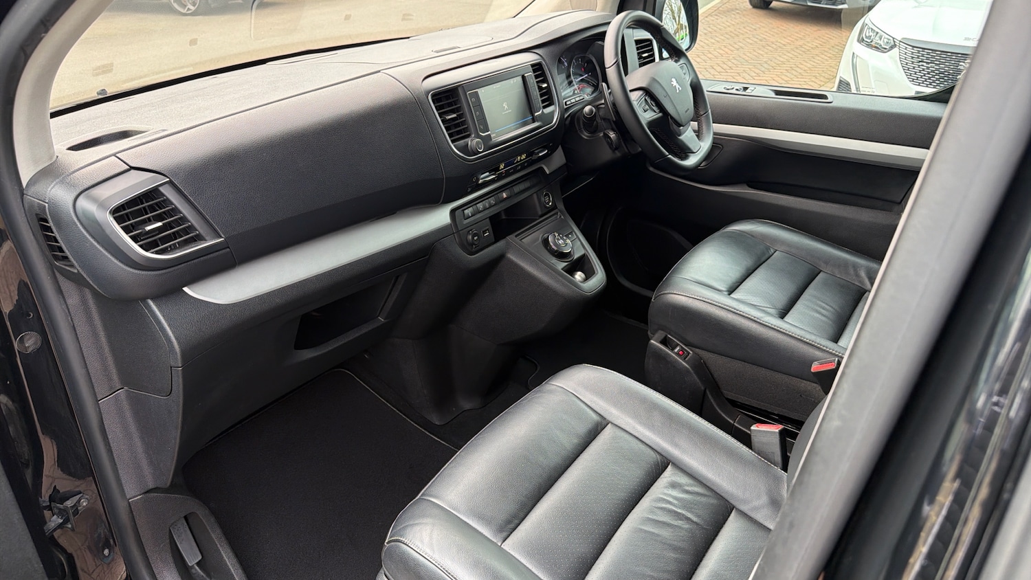 Used Peugeot Traveller 2022 for sale - 77754957: Photo 12