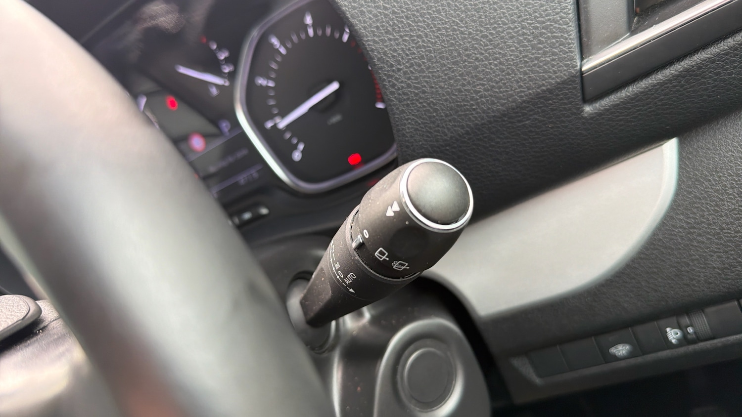 Used Peugeot Traveller 2022 for sale - 77754957: Photo 28