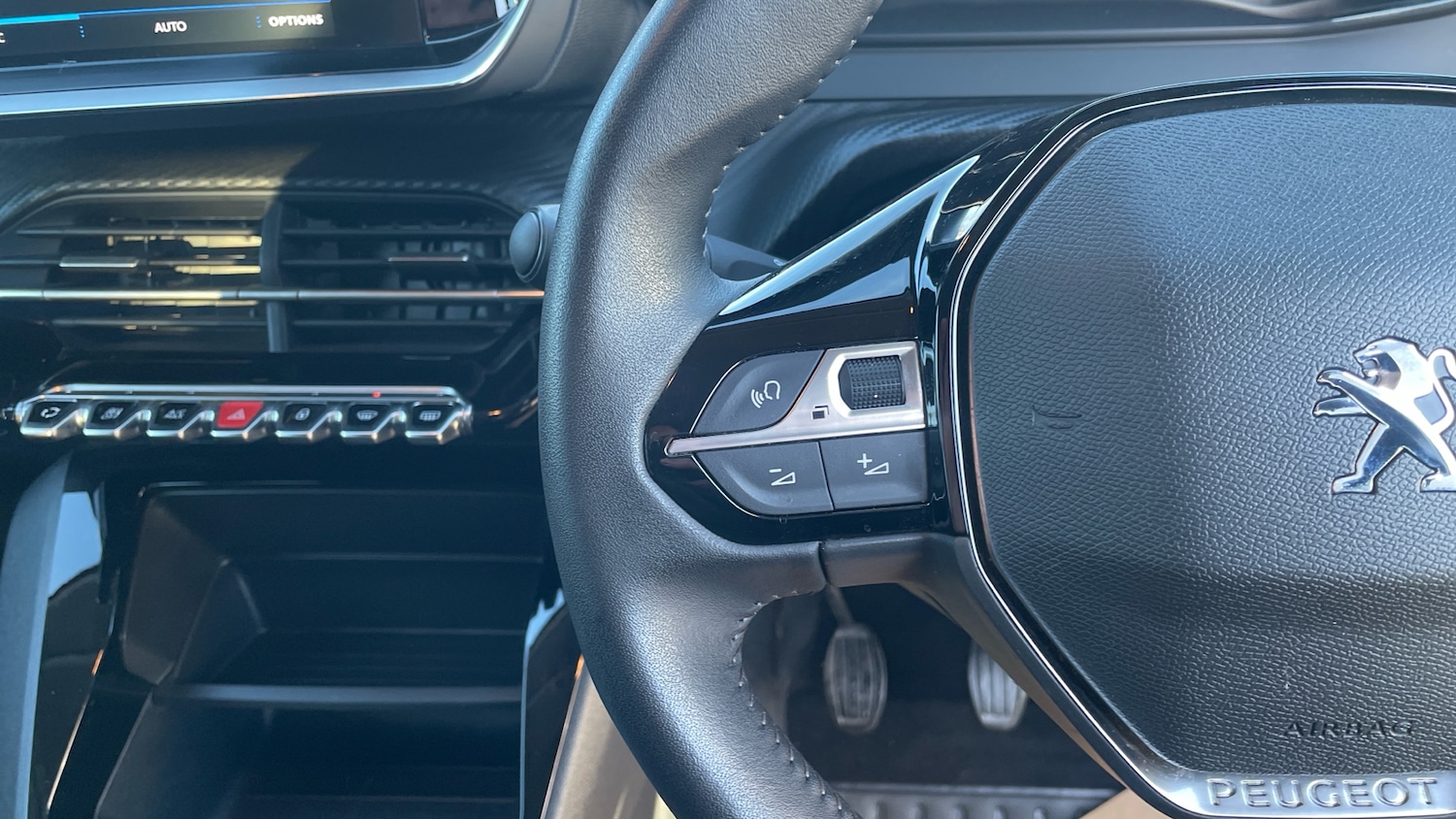 Used Peugeot 208 2023 for sale - 77092101: Photo 24