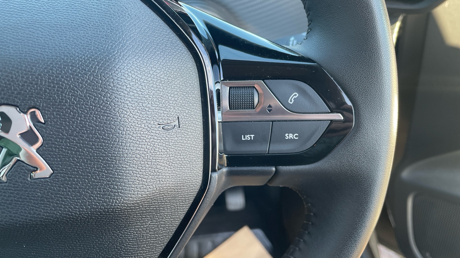 Used Peugeot 208 2023 for sale - 77092101: Photo 25