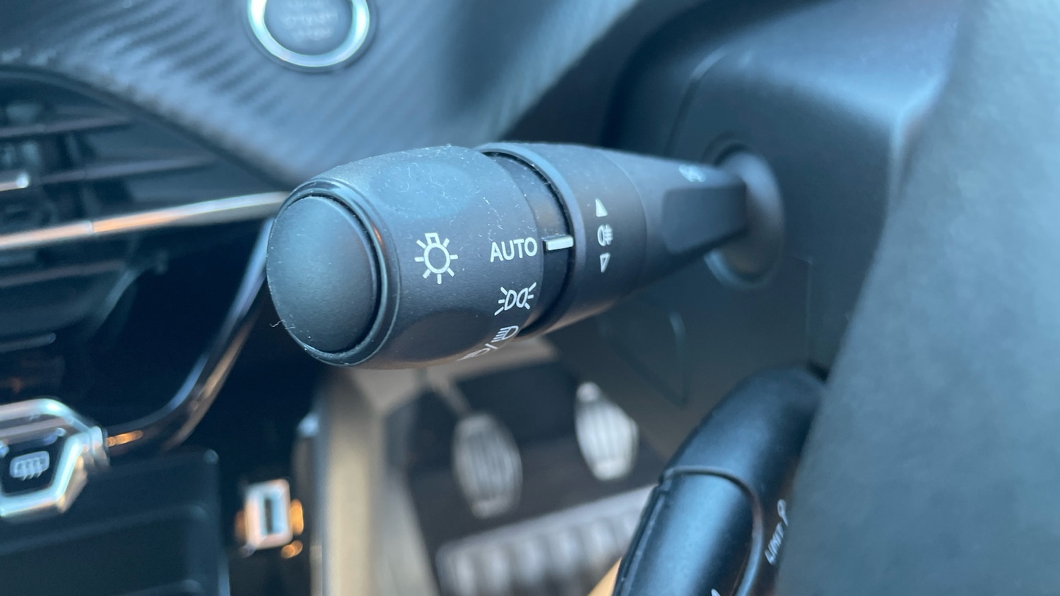 Used Peugeot 208 2023 for sale - 77092101: Photo 28