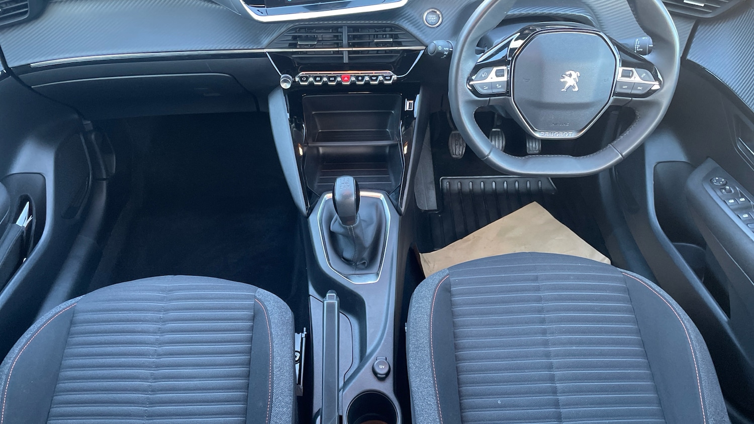 Used Peugeot 208 2023 for sale - 77092101: Photo 5