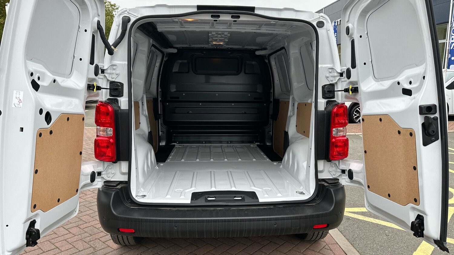 Used Citroen Dispatch 2024 for sale - 76338260: Photo 19