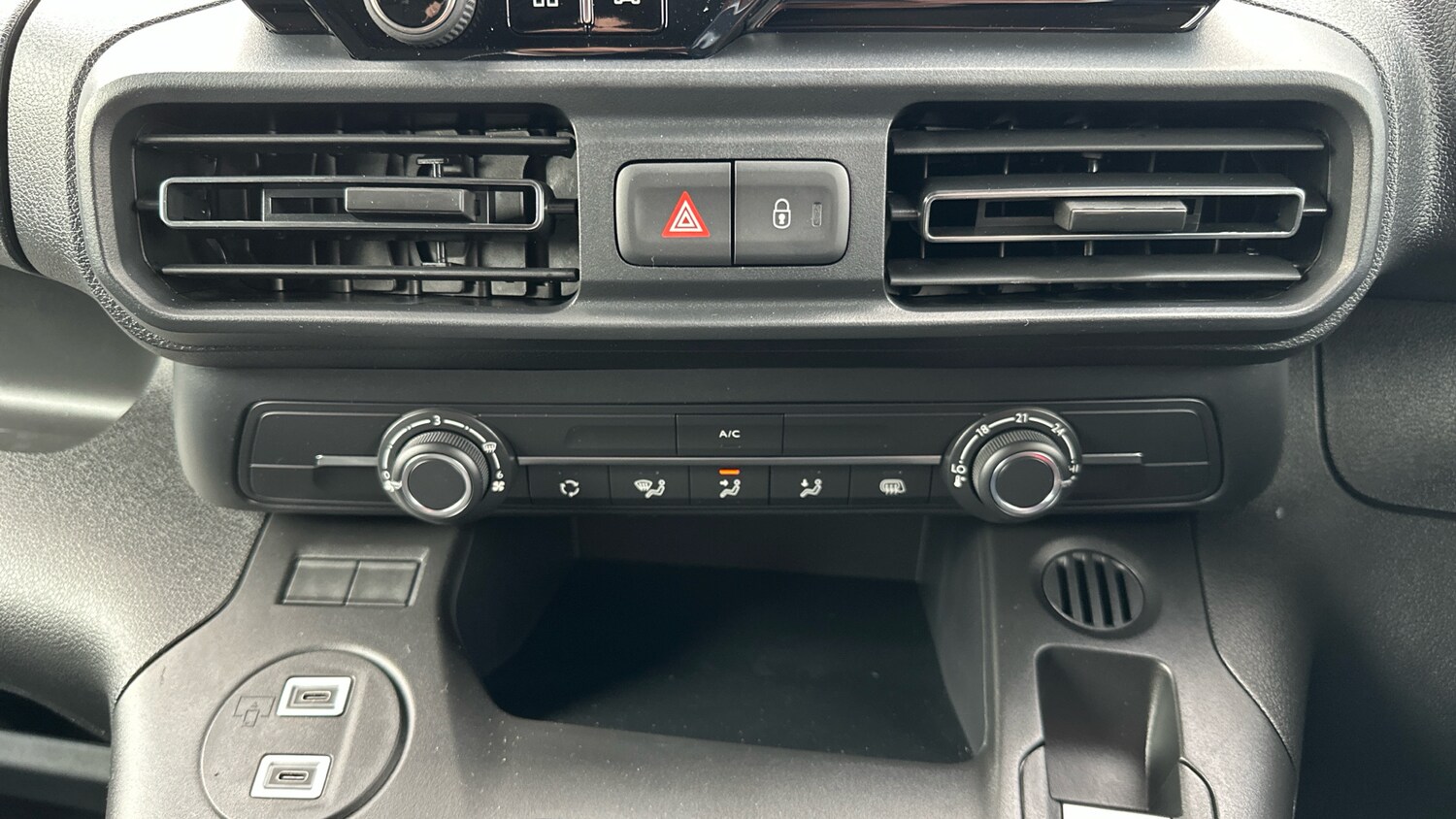 Used Peugeot Partner 2025 for sale - 76248432: Photo 40