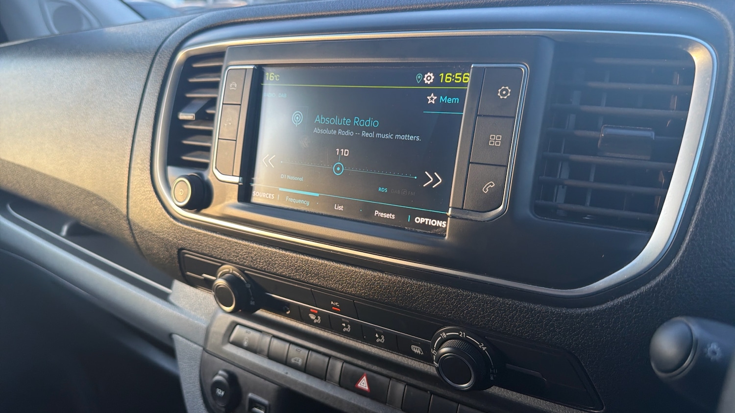 Used Peugeot Expert 2022 for sale - 77739234: Photo 31