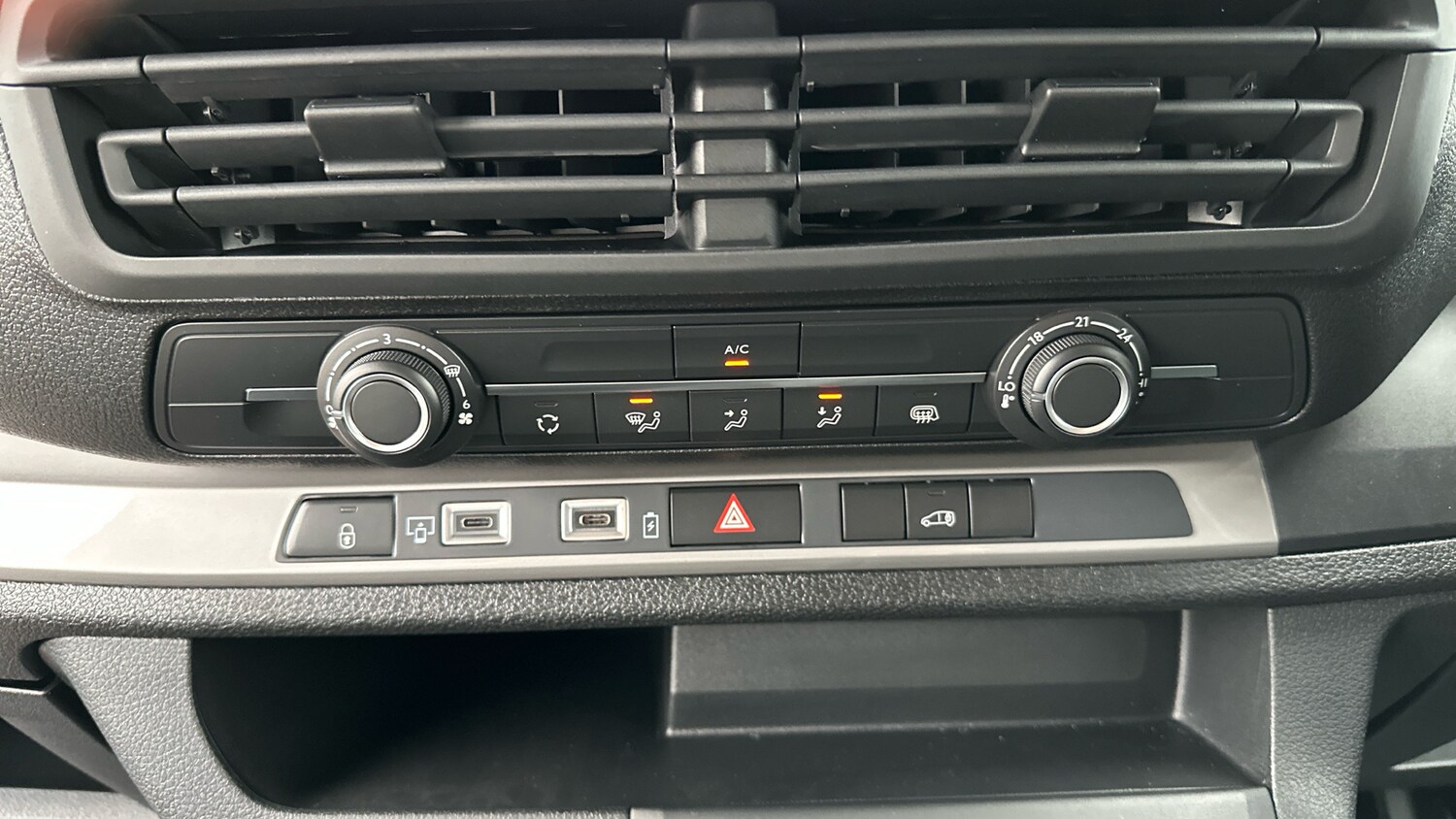 Used Citroen Dispatch 2024 for sale - 76338261: Photo 40