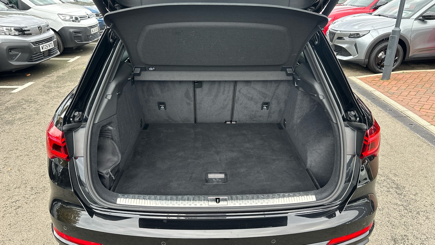 Used Audi Q3 2024 for sale - 76372177: Photo 19