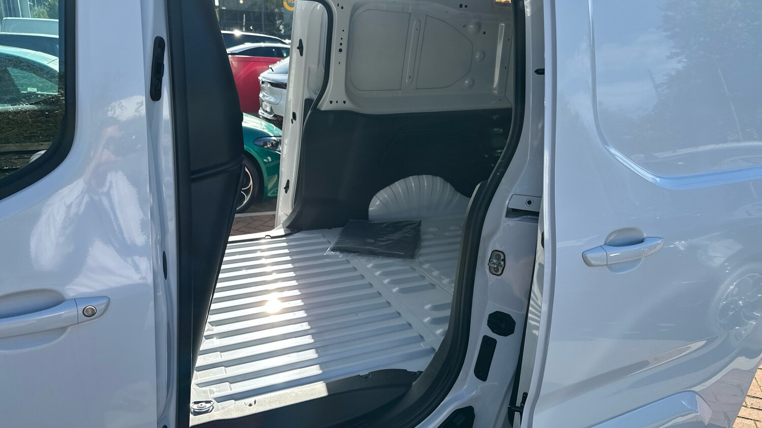 Used Citroen Berlingo 2024 for sale - 76123535: Photo 51