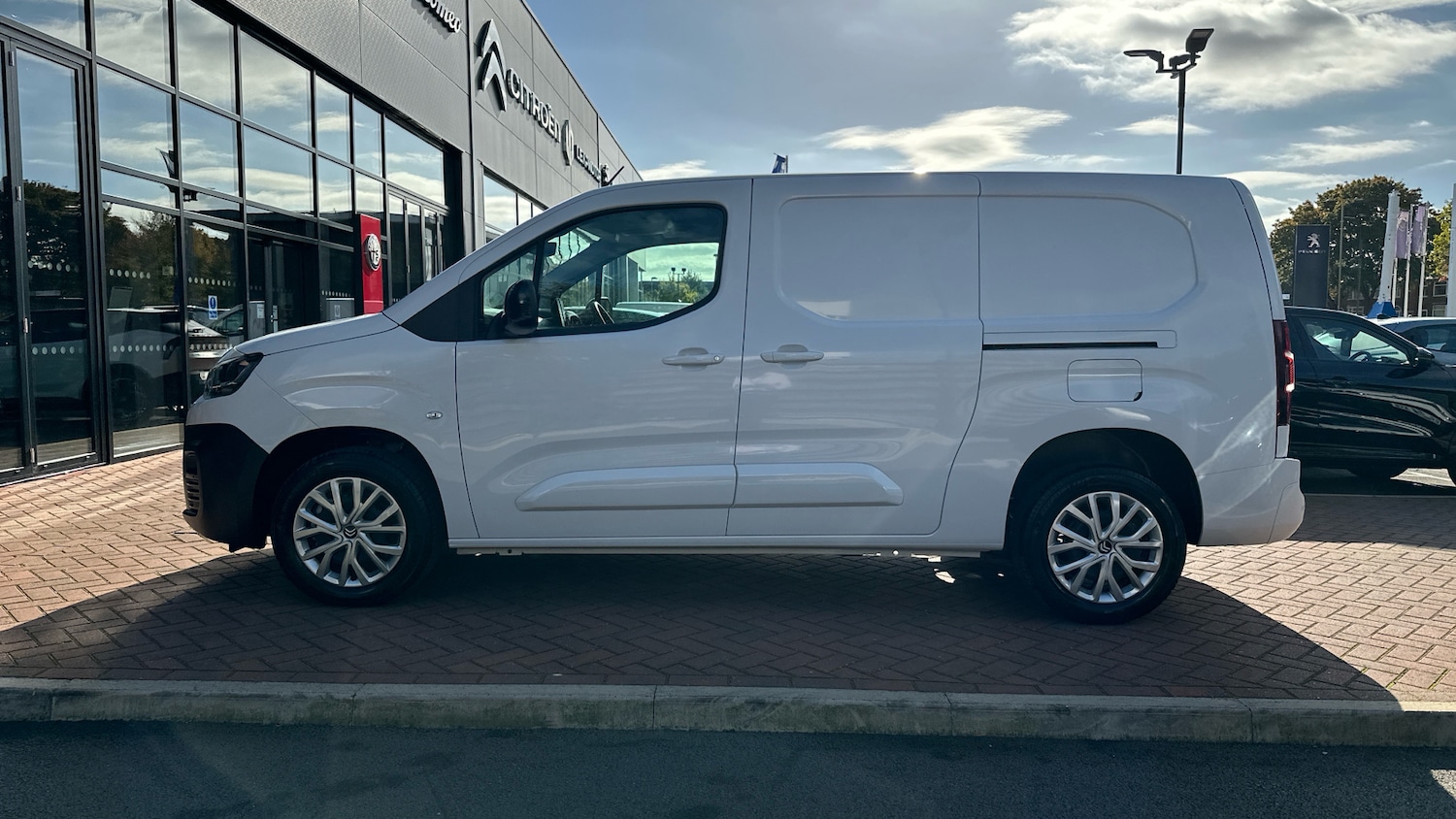 Used Citroen Berlingo 2024 for sale - 76123535: Photo 6