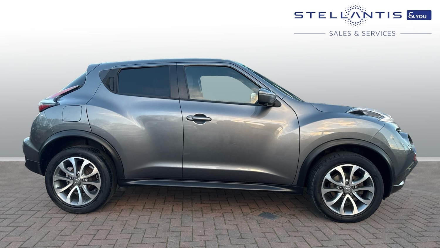 Used Nissan Juke 2017 for sale - 76647059: Photo 2