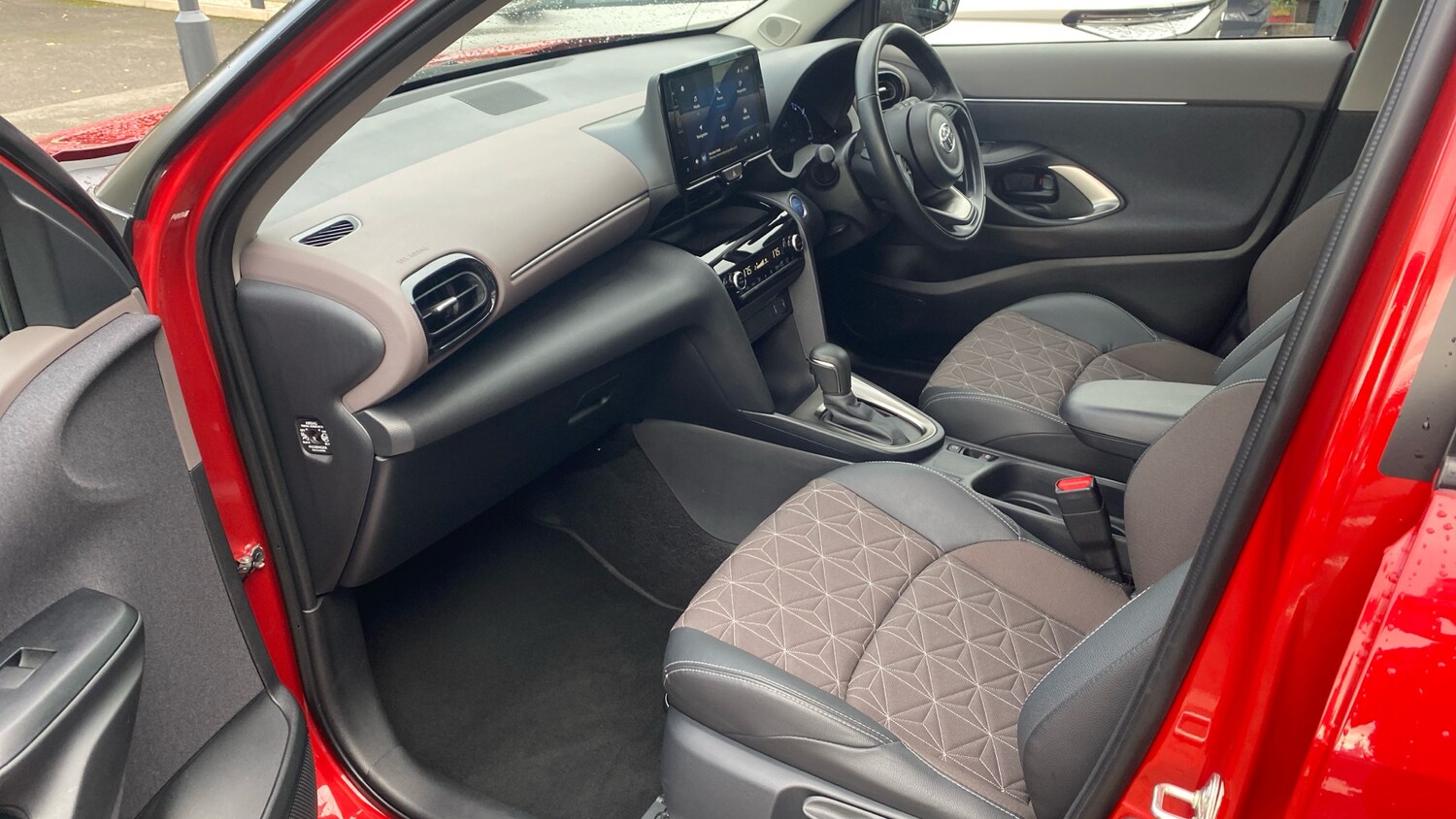 Used Toyota Yaris Cross 2022 for sale - 76139429: Photo 12