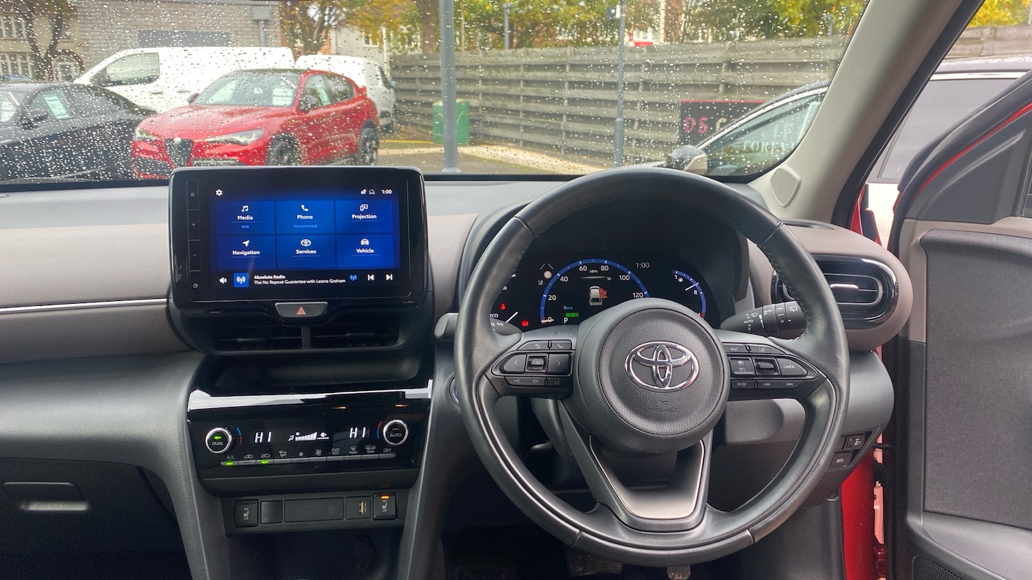 Used Toyota Yaris Cross 2022 for sale - 76139429: Photo 4