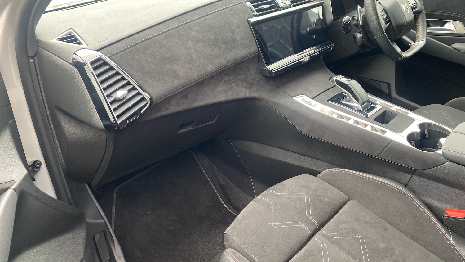 Used DS Automobiles DS 7 2025 for sale - 76574439: Photo 12