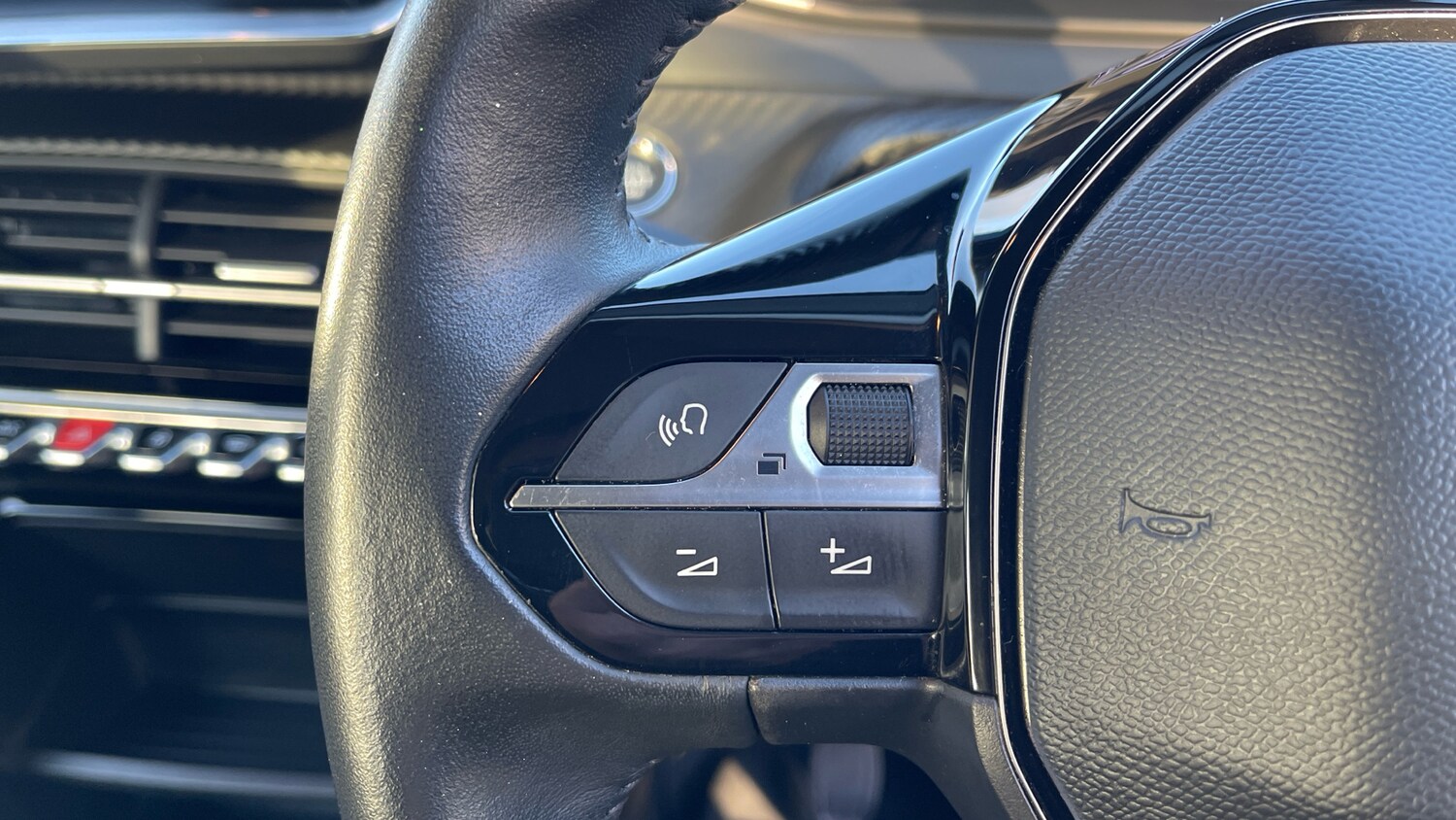 Used Peugeot 208 2022 for sale - 76241105: Photo 23