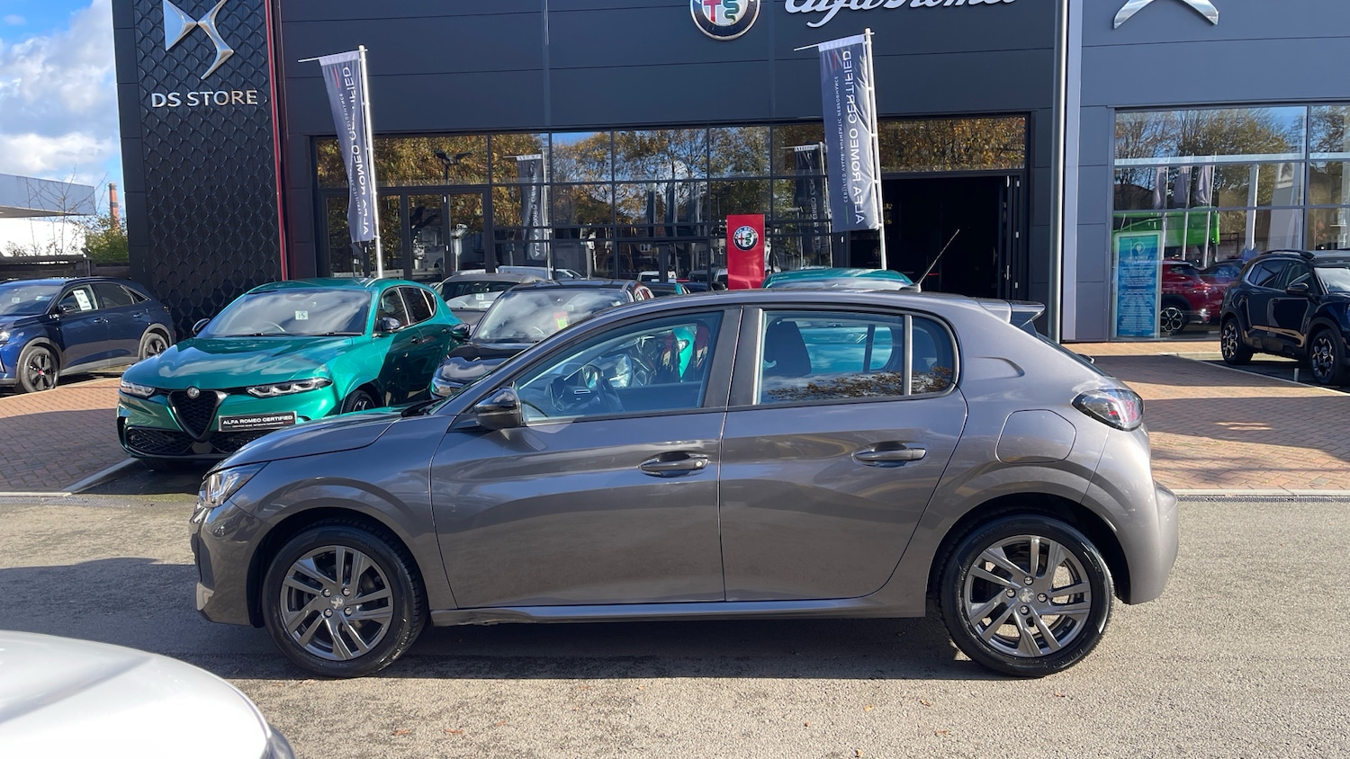 Used Peugeot 208 2022 for sale - 76241105: Photo 6