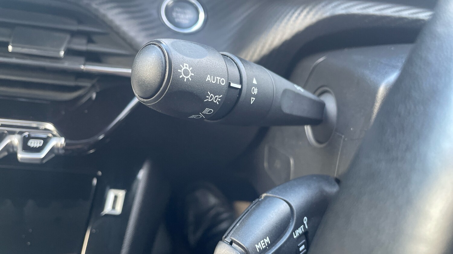 Used Peugeot 2008 2021 for sale - 76914383: Photo 27