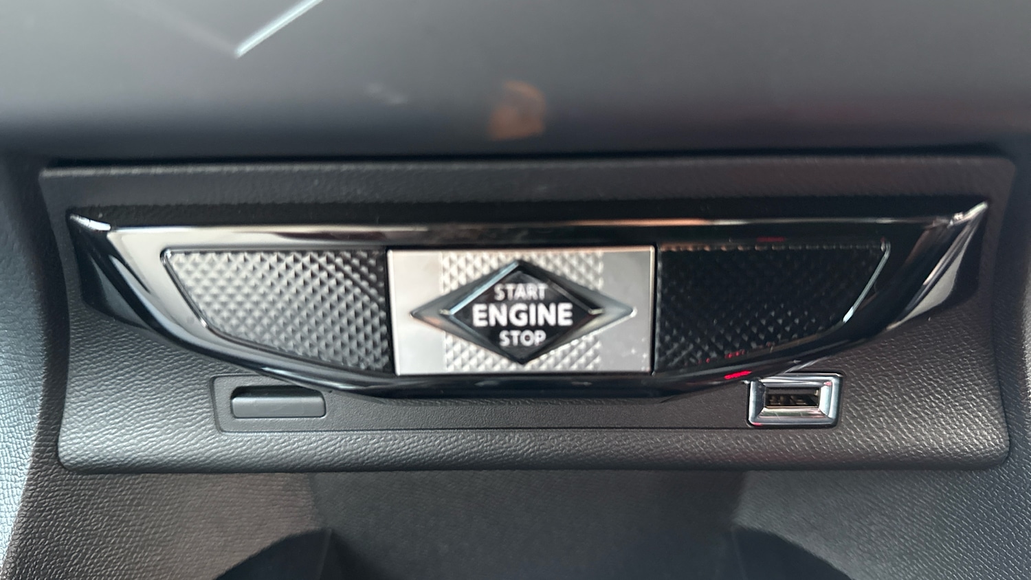 Used DS Automobiles DS 3 Crossback 2021 for sale - 77218091: Photo 41