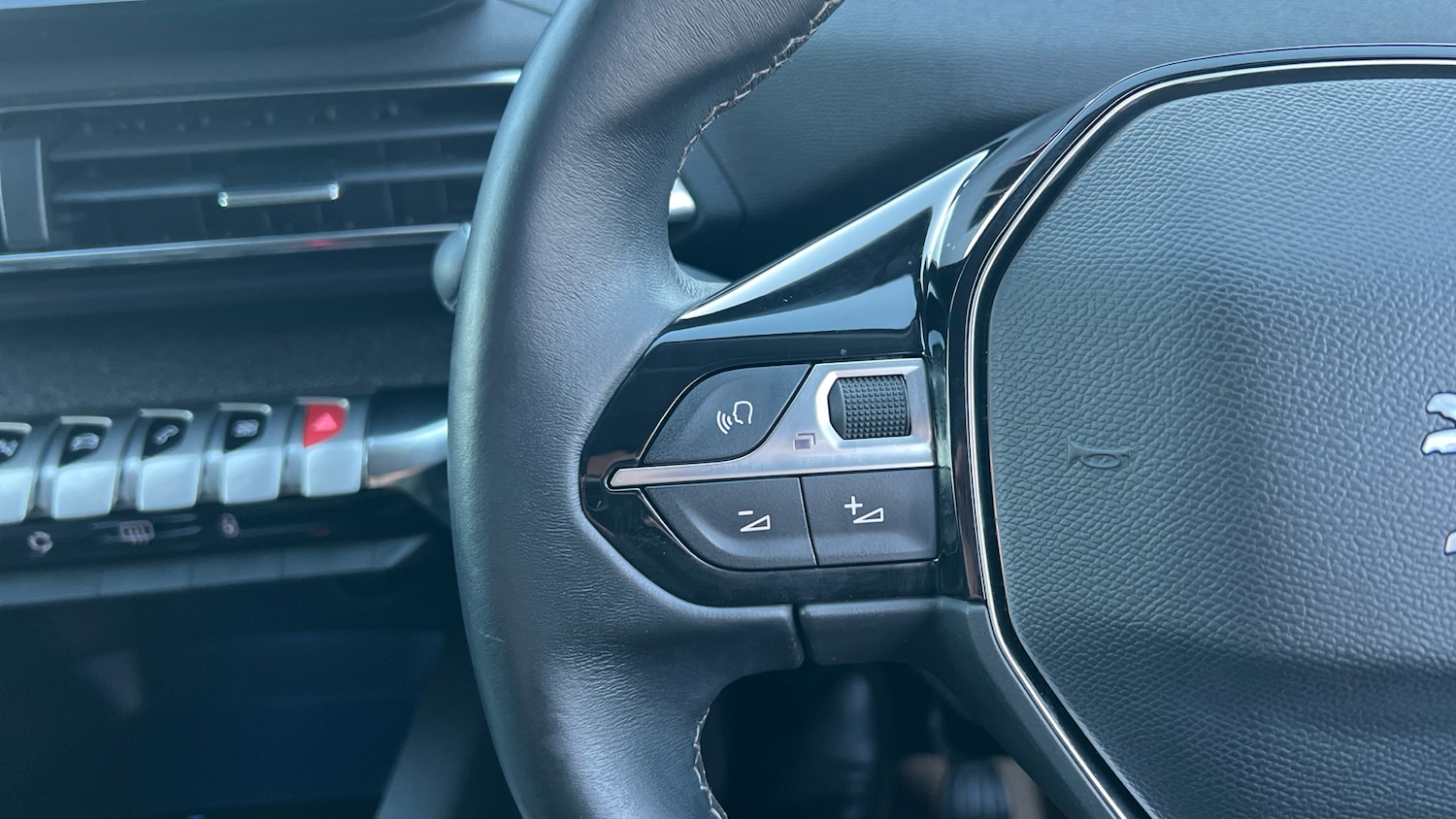 Used Peugeot 3008 2022 for sale - 77098826: Photo 24