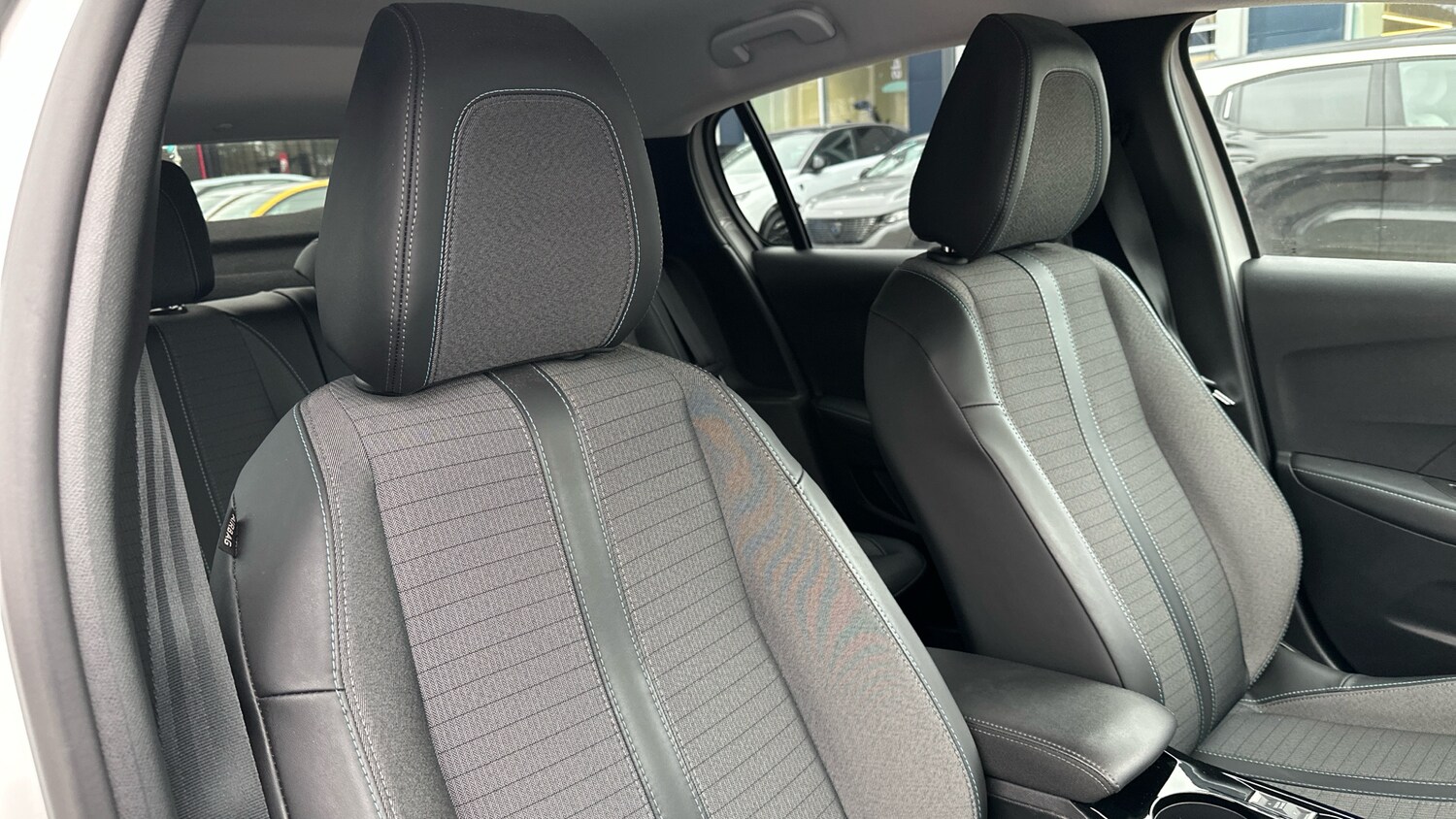 Used Peugeot 208 2021 for sale - 77809547: Photo 42