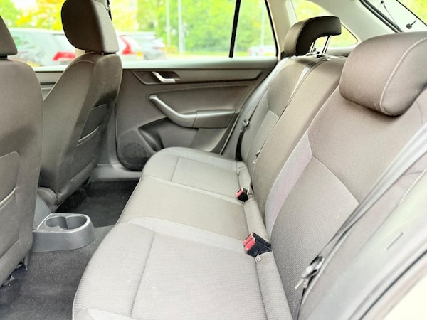 Used Skoda Rapid Spaceback 2014 for sale - 76147998: Photo 27