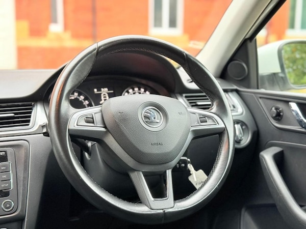 Used Skoda Rapid Spaceback 2014 for sale - 76147998: Photo 32