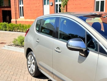 Used Peugeot 3008 2015 for sale - 76038958: Photo