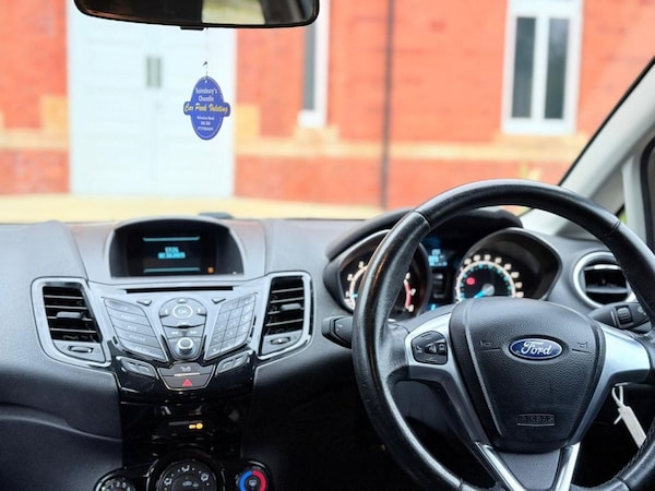 Used Ford Fiesta 2015 for sale - 76148002: Photo 33