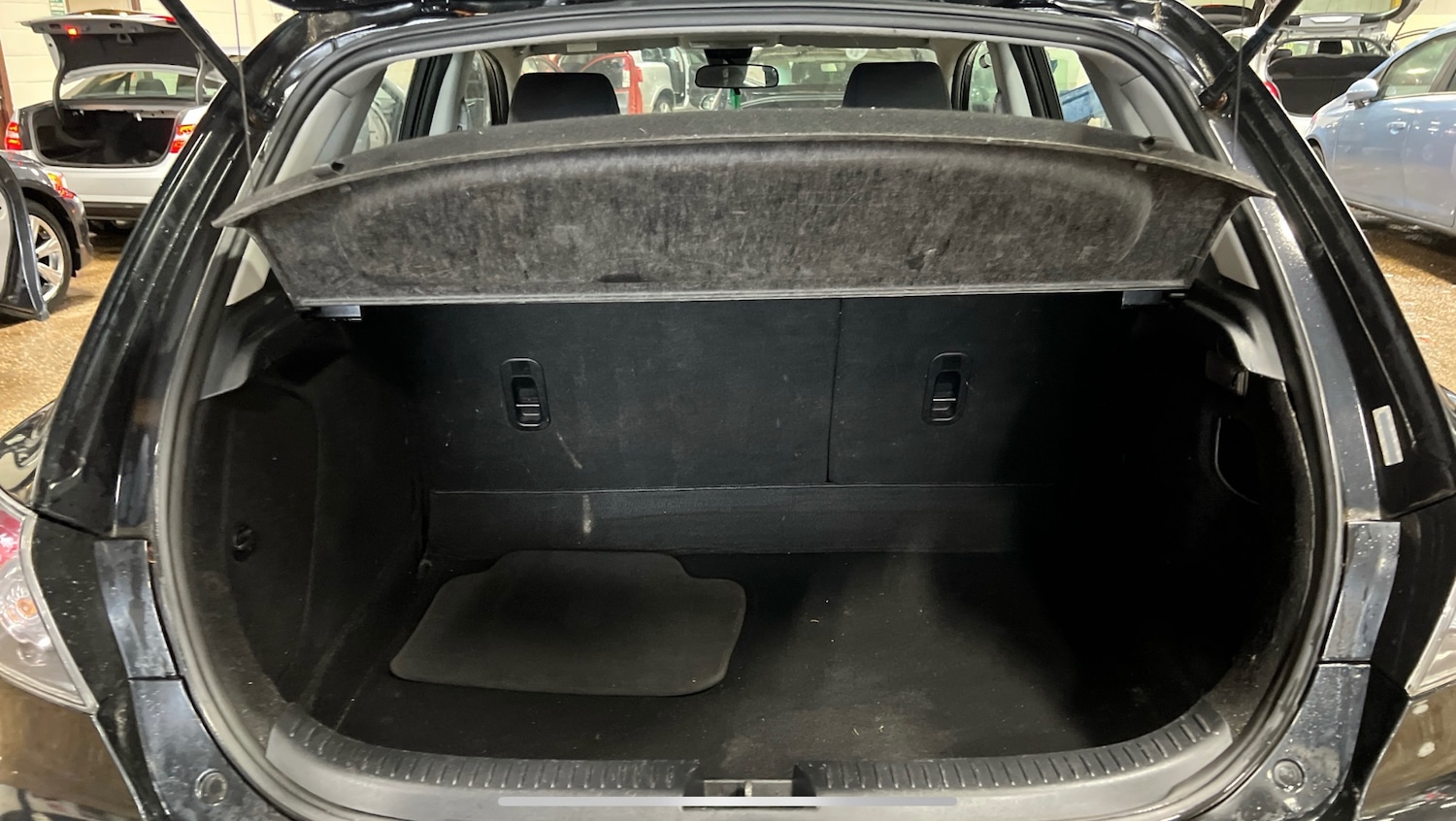 Used Mazda Mazda3 2009 for sale - 76606093: Photo 10