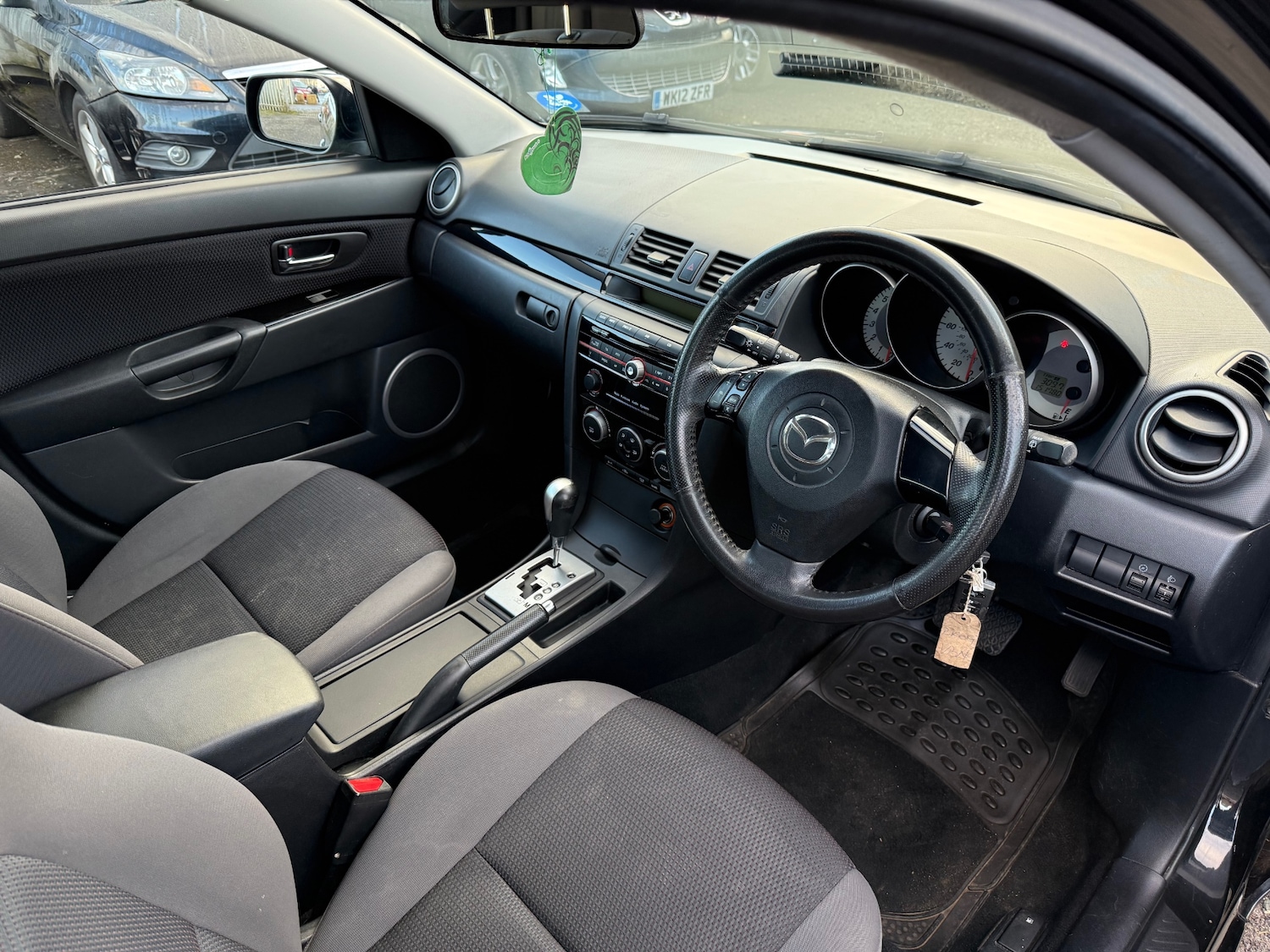 Used Mazda Mazda3 2009 for sale - 76800783: Photo 9