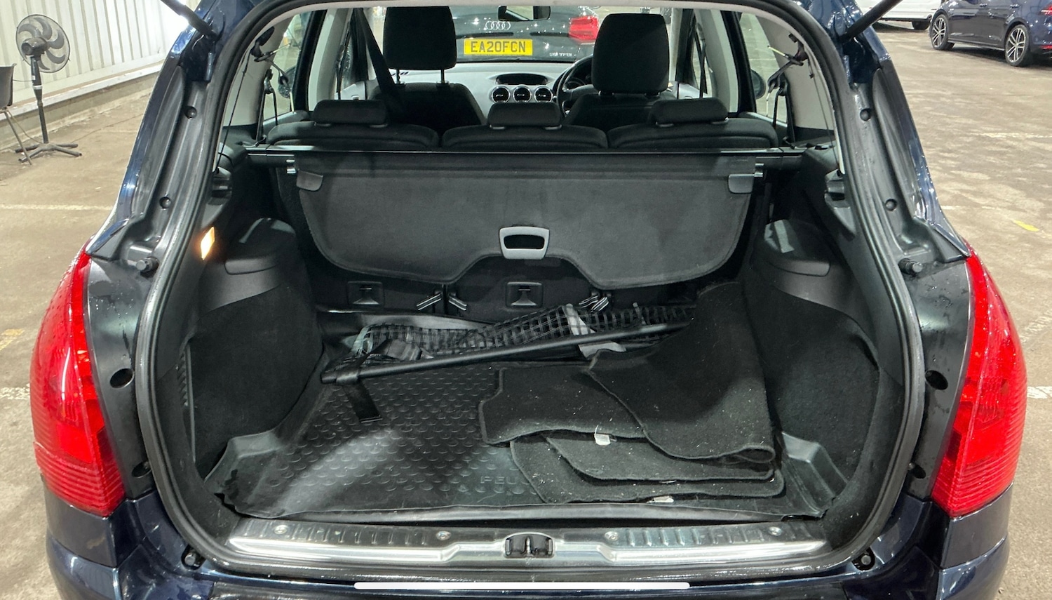 Used Peugeot 308 2012 for sale - 76606021: Photo 11