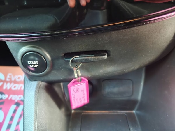 Used Renault Clio 2013 for sale - 76124219: Photo 40