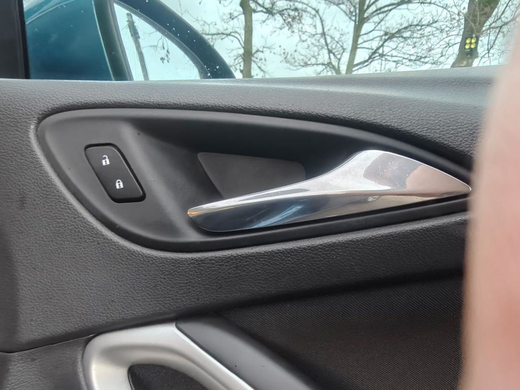 Used Vauxhall Astra 2017 for sale - 76546613: Photo 33
