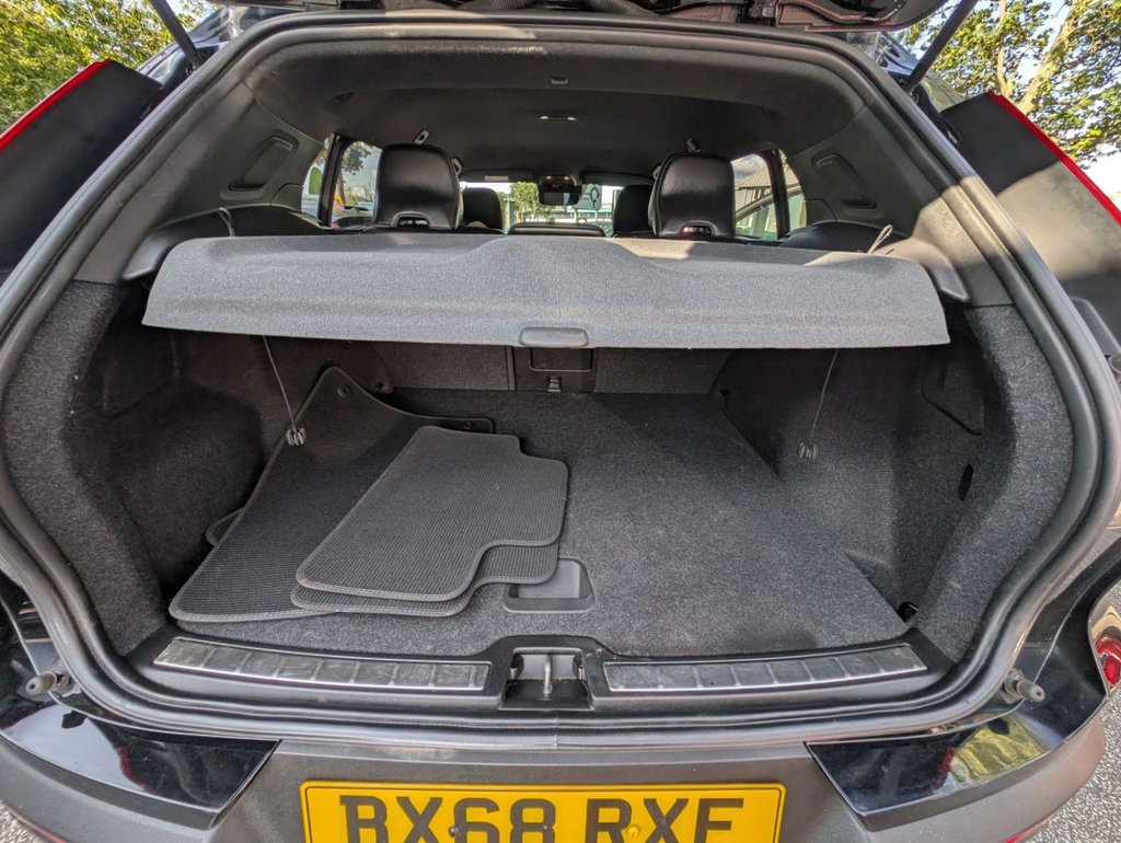 Used Volvo XC40 2018 for sale - 76973379: Photo 15