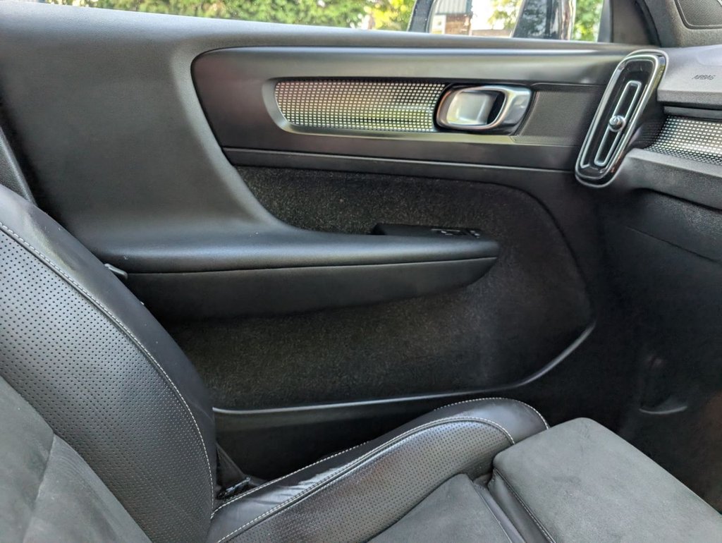 Used Volvo XC40 2018 for sale - 76973379: Photo 23