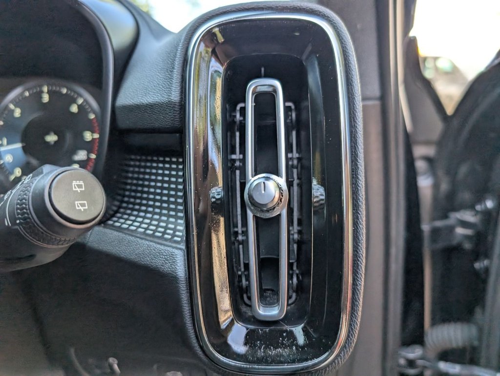 Used Volvo XC40 2018 for sale - 76973379: Photo 48