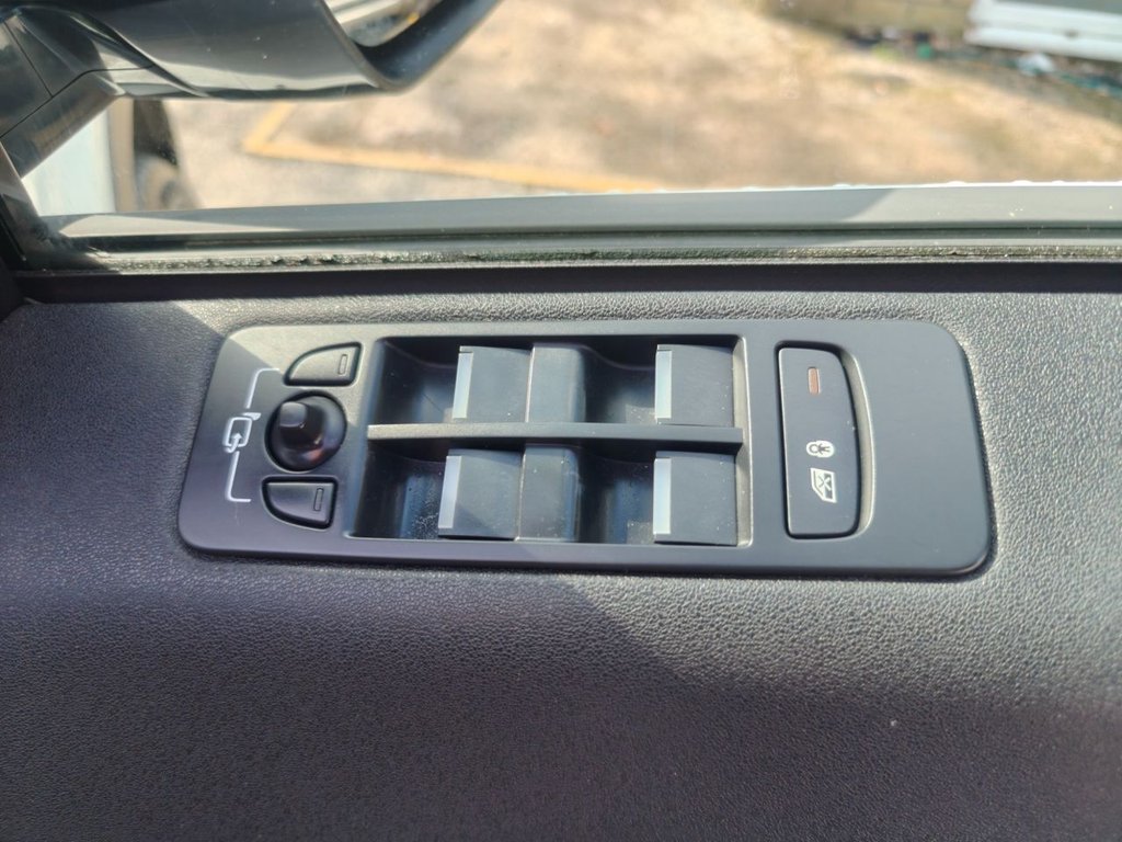 Used Land Rover Discovery Sport 2015 for sale - 78030346: Photo 42