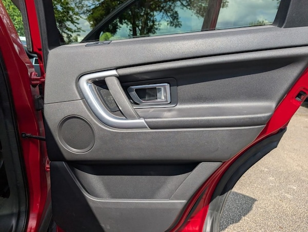 Used Land Rover Discovery Sport 2015 for sale - 75370294: Photo 50