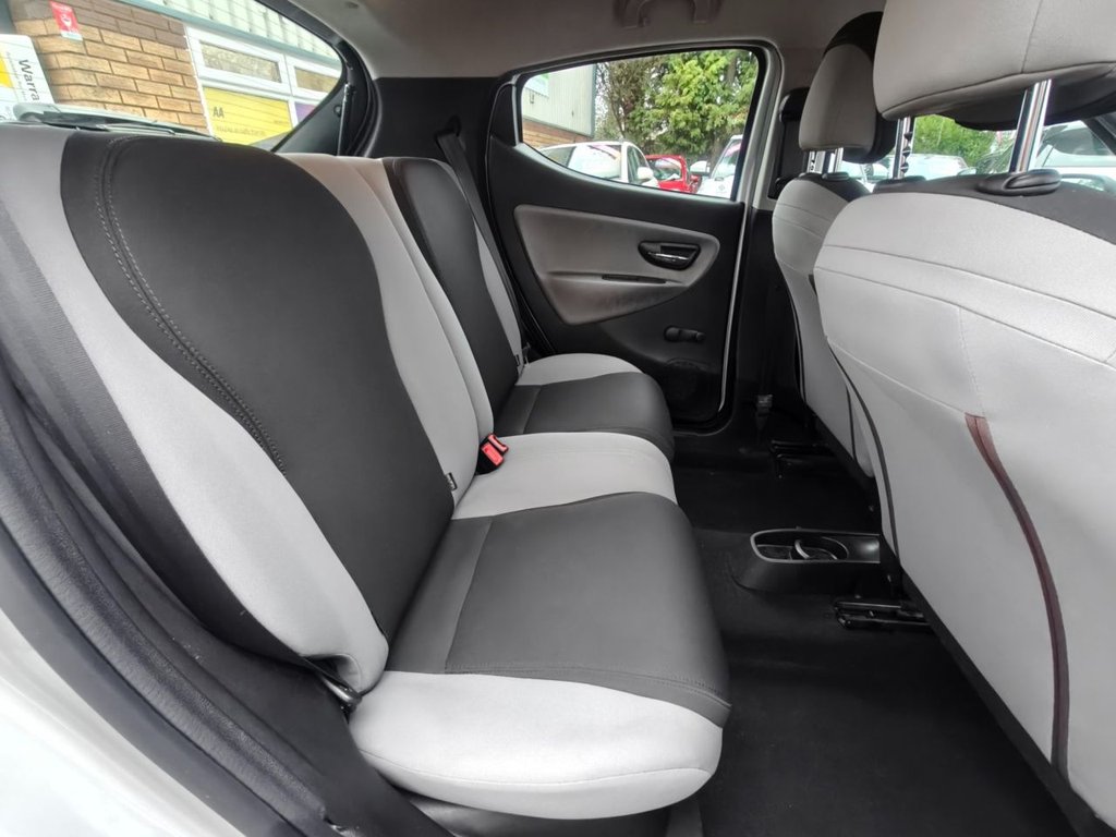 Used Chrysler Ypsilon 2011 for sale - 76867596: Photo 12